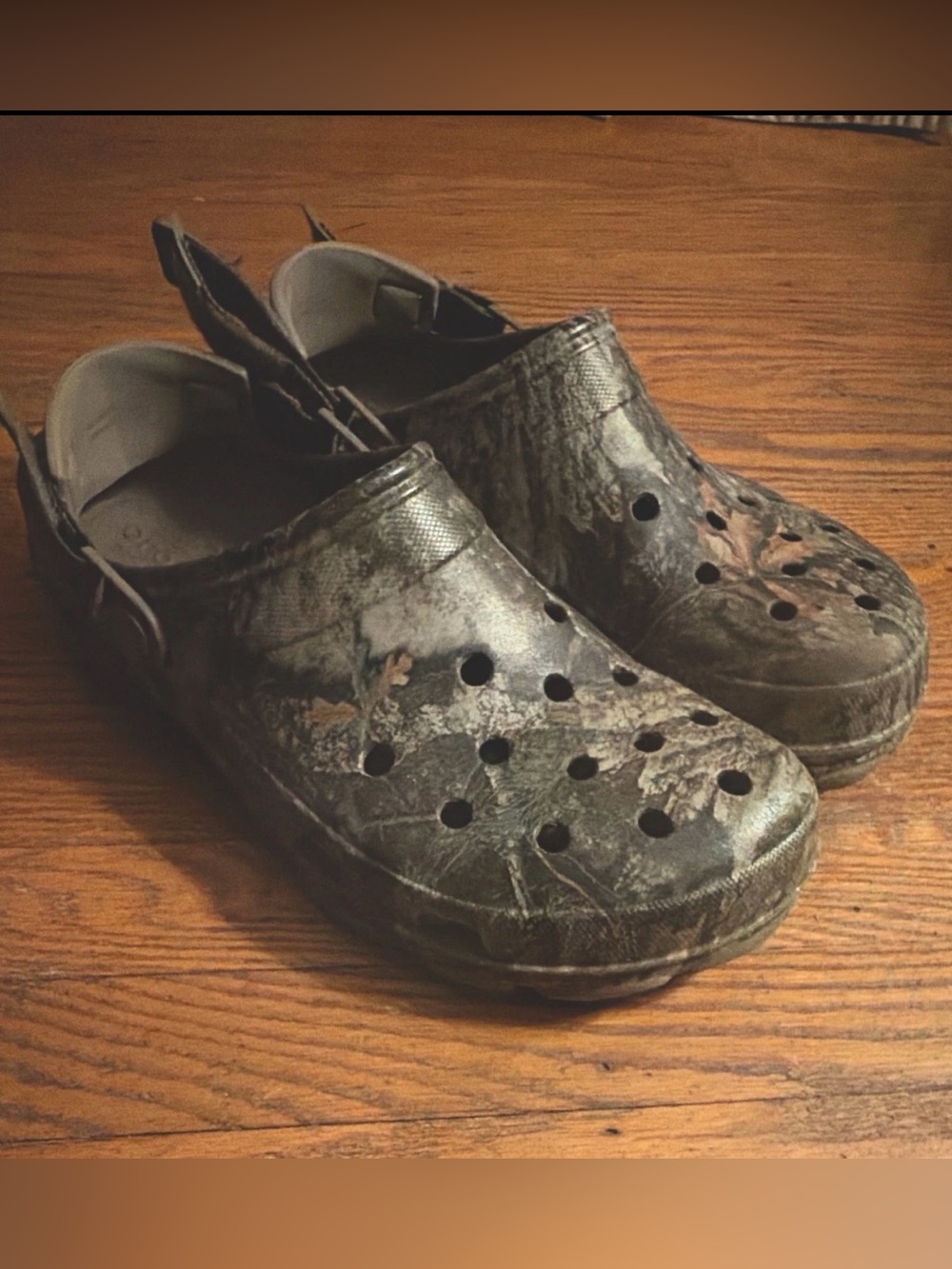 CROCS Men's Olive Moss Camo Slip-On Clogs